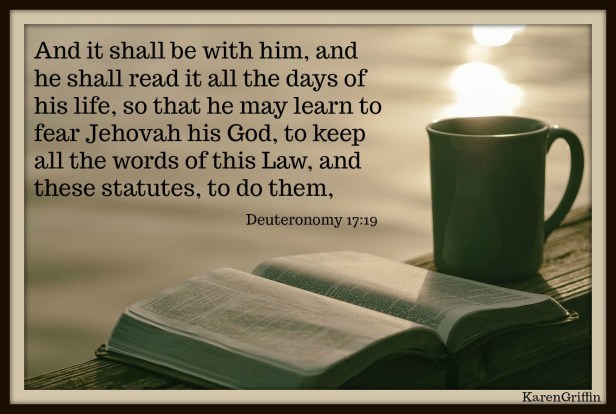 book-2572101_1280 (1)